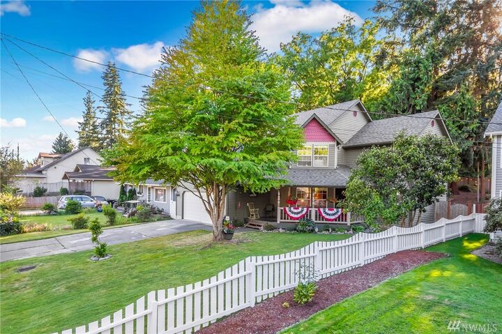 Property Photo: 1028 Avenue A WA 98290