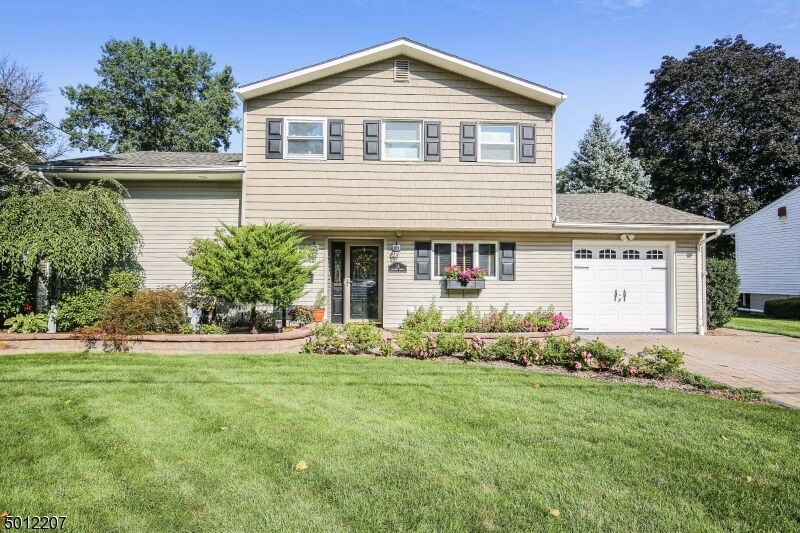 Property Photo:  26 Sycamore Ter  NJ 07081 