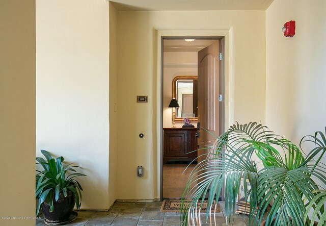 Property Photo: 112 S Orange Grove Boulevard 109 CA 91105