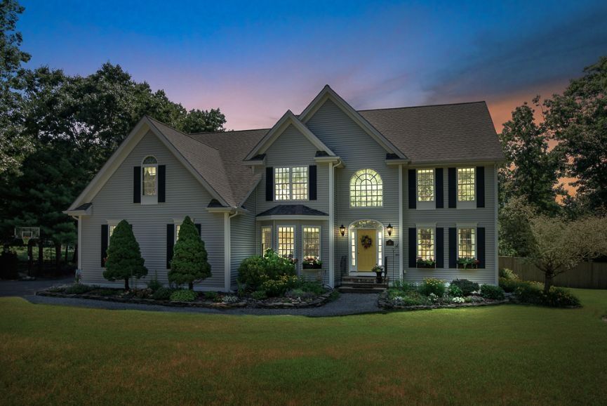 Property Photo:  58 Stonepost Road  NH 03076 