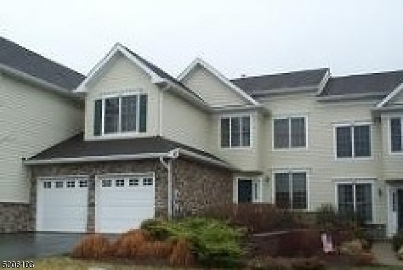 Property Photo:  72 Briar Ct  NJ 07419 