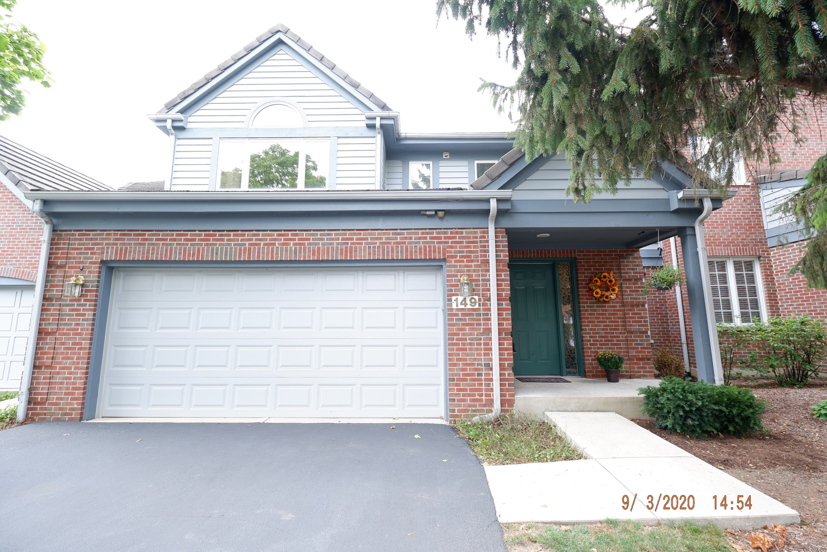 Property Photo: 149 Easton Place 149 IL 60527
