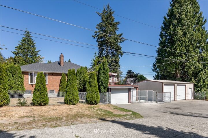 Property Photo:  12200 Evanston Ave N  WA 98133 