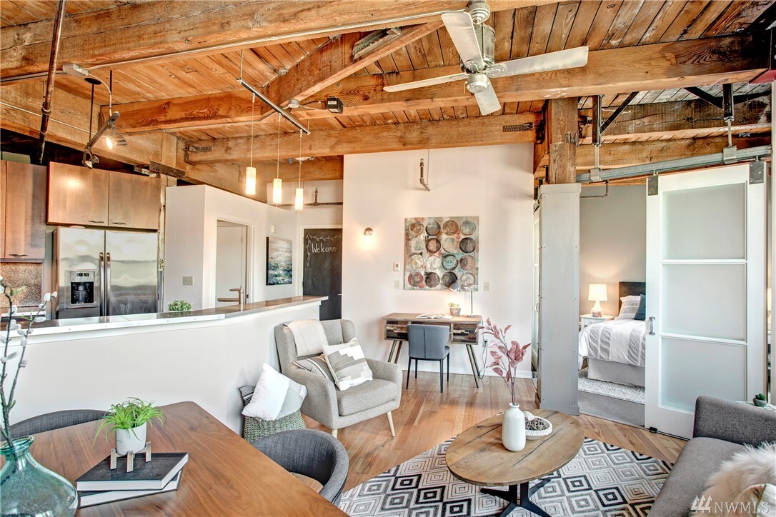 Property Photo: 1408 12th Avenue 202 WA 98122
