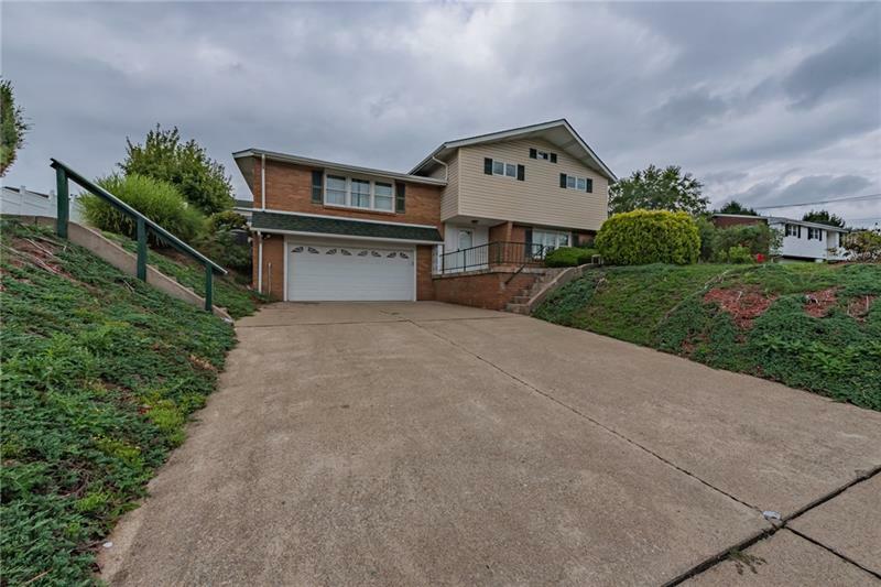 Property Photo: 604 Bovard Luxor Road PA 15601