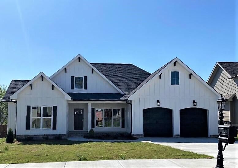 Property Photo:  65 Fallen Leaf Drive  GA 30707 