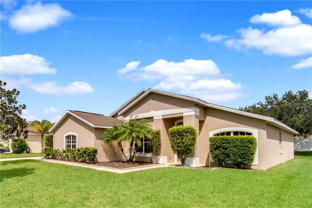 Property Photo:  1225 Hunterman Lane  FL 34787 