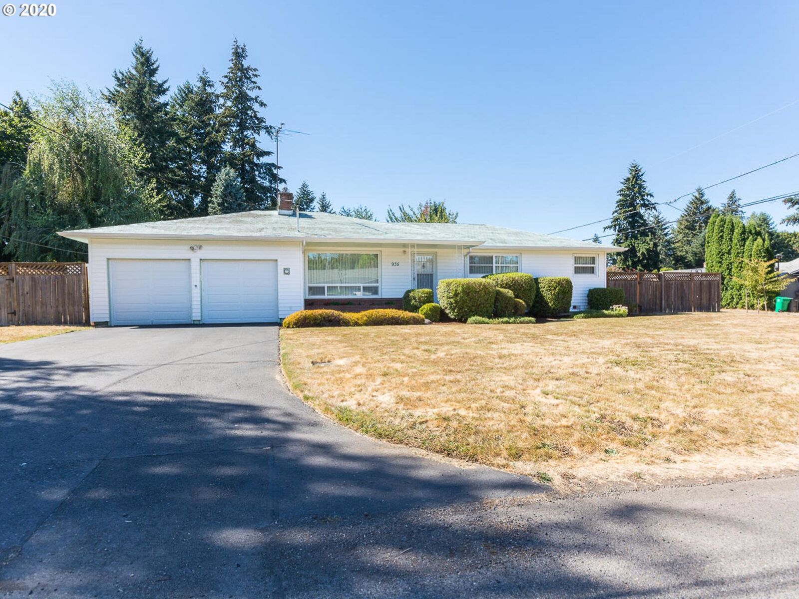 Property Photo: 935 NE 157th Ave OR 97230