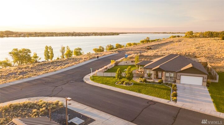 Property Photo: 6401 Road 4 NE WA 98837