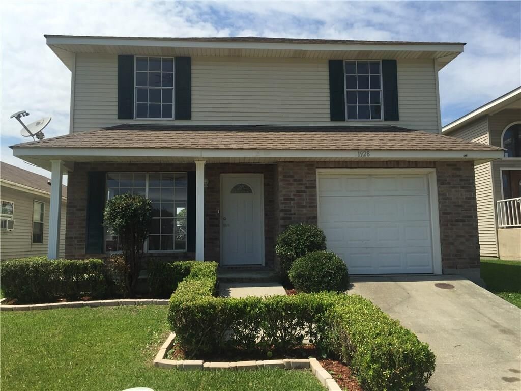 Property Photo: 1928 Lac La Belle Drive LA 70058