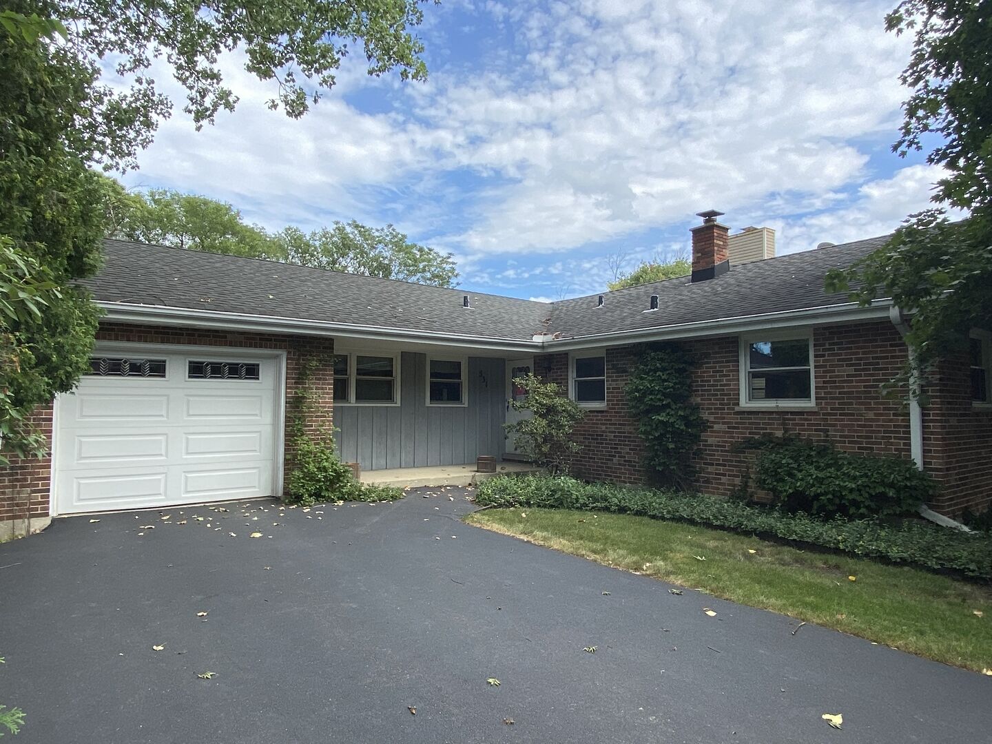 Property Photo: 531 South Main Street IL 60148