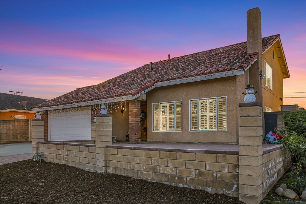 Property Photo:  1731 Lakehurst Street  CA 93030 