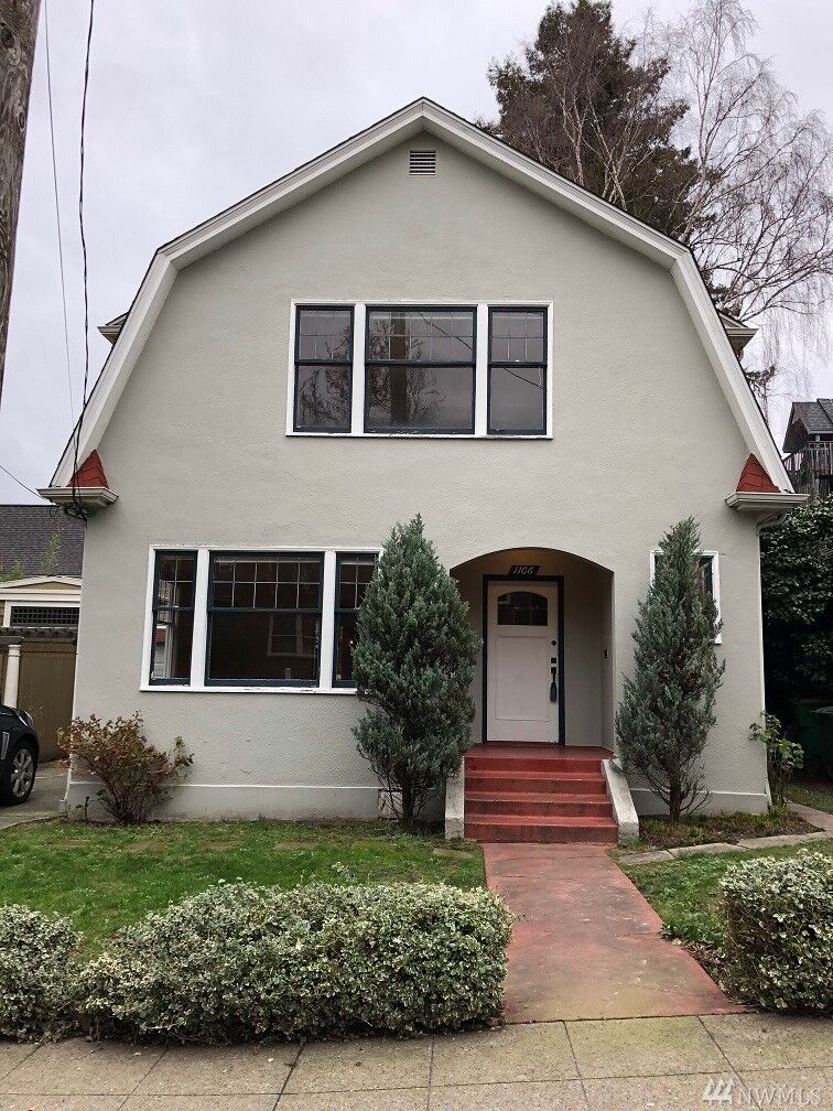 Property Photo:  1106 E Republican St  WA 98102 