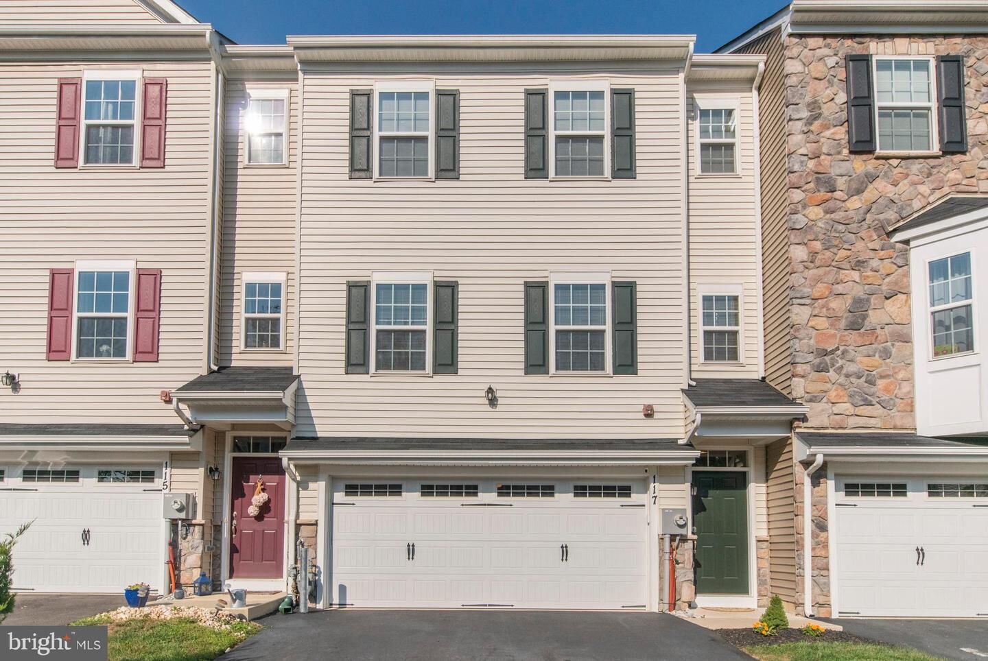 Property Photo:  117 Graystone Drive  PA 19053 