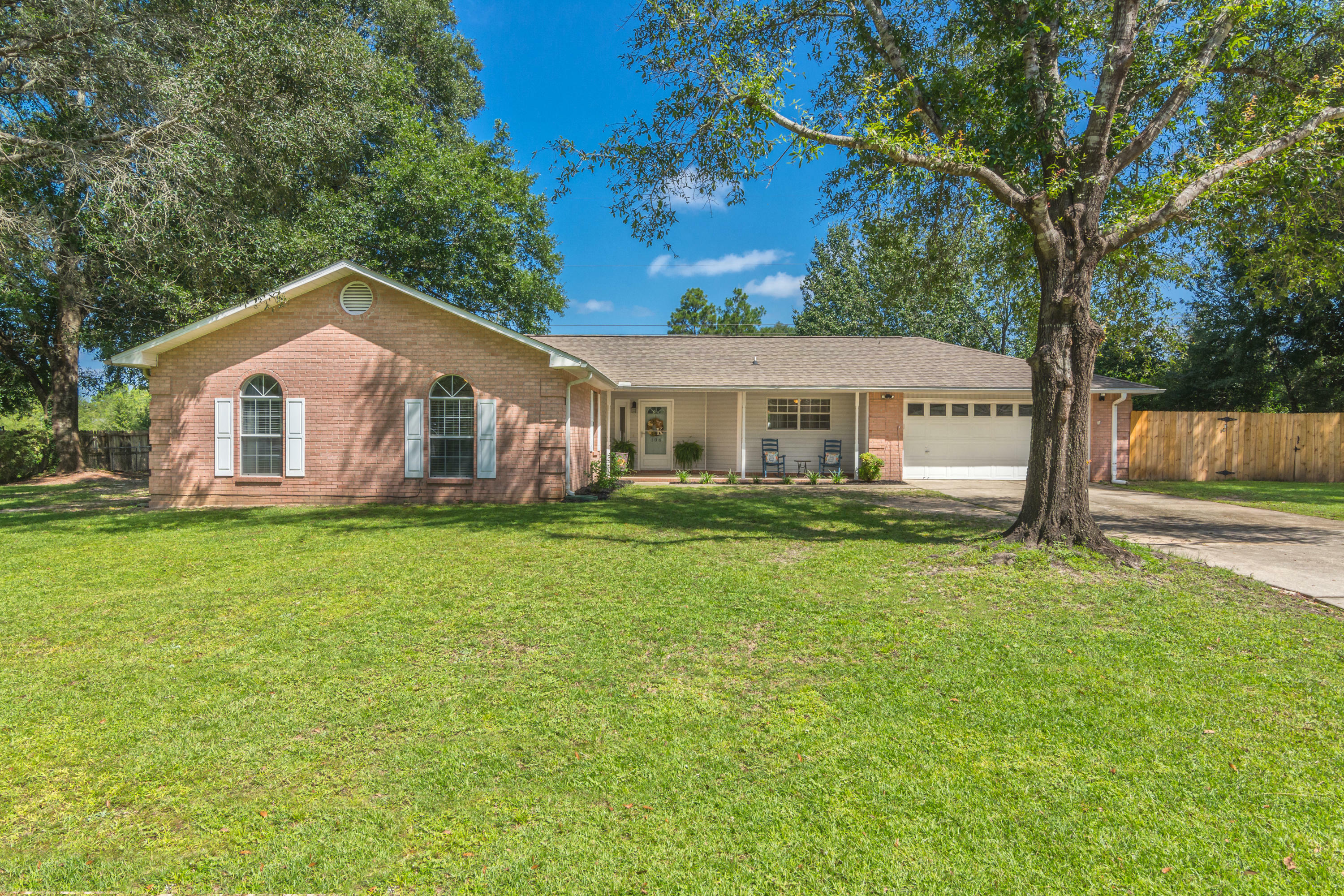 Property Photo:  106 Kipling Drive  FL 32539 