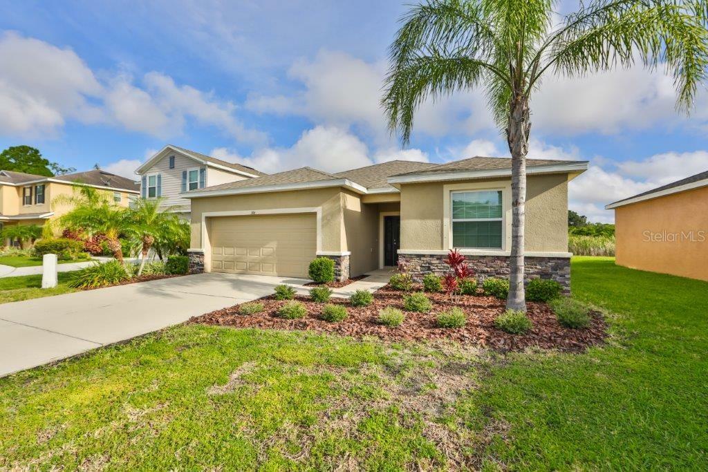 Property Photo:  306 Corbett Bluff Drive  FL 33570 