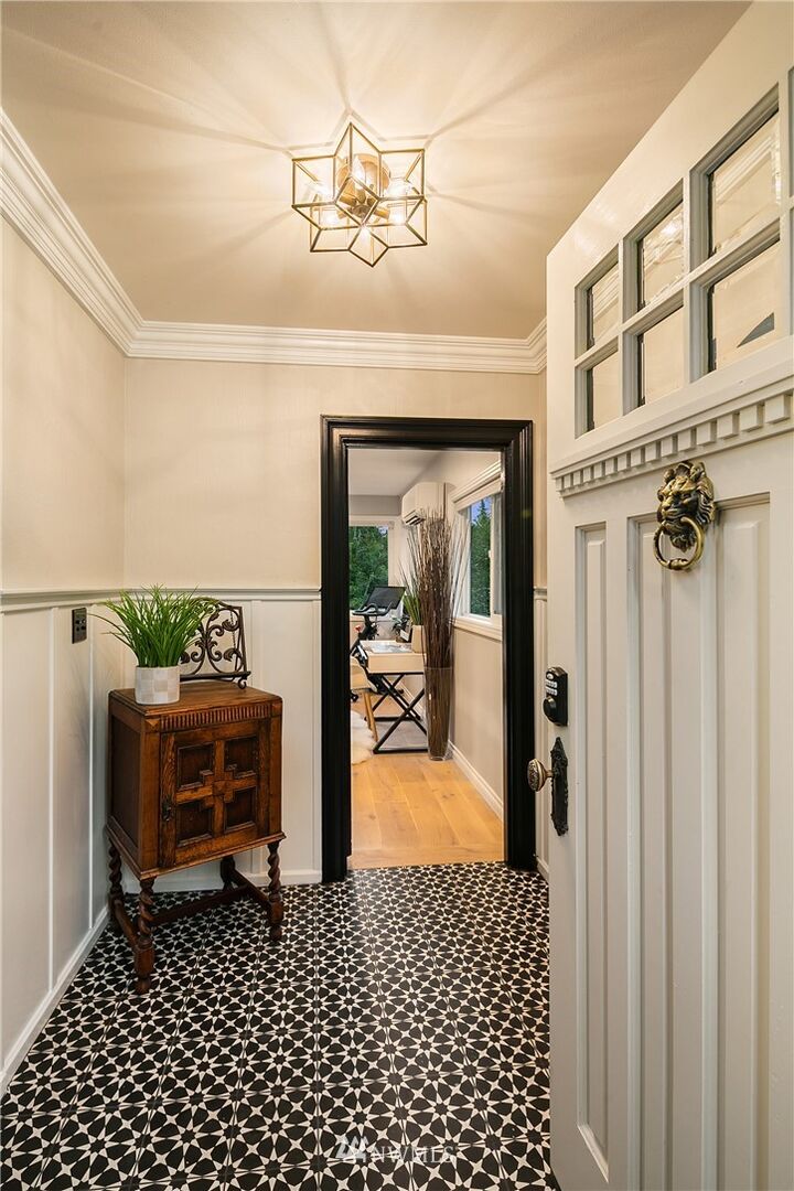 Property Photo:  17832  29th Avenue NE  WA 98155 