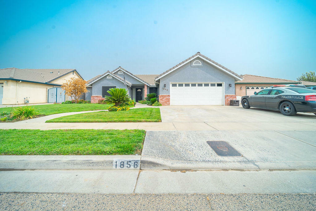 1856 E Burton Avenue  Tulare CA 93274 photo