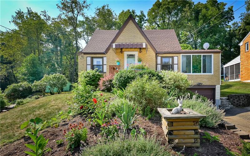 Property Photo: 128 Kaylor Rd PA 15237