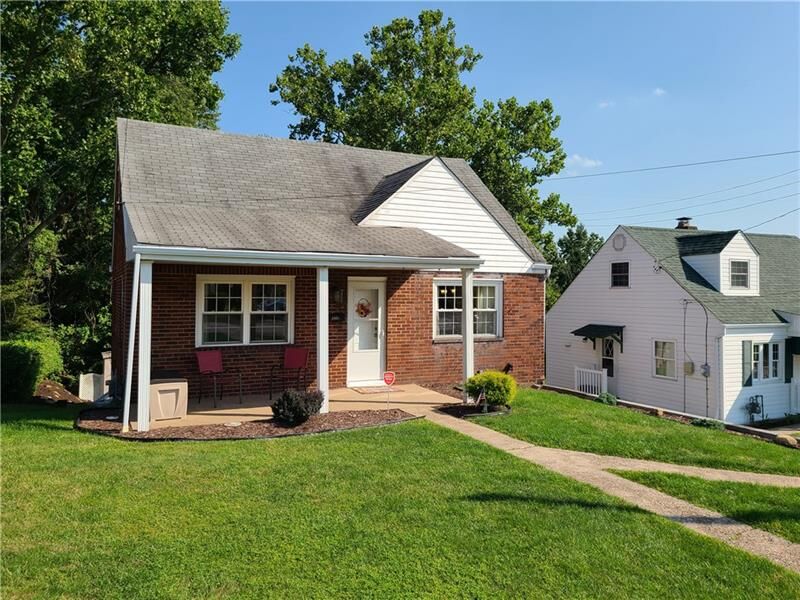 Property Photo:  4809 Clover Lane  PA 15122 