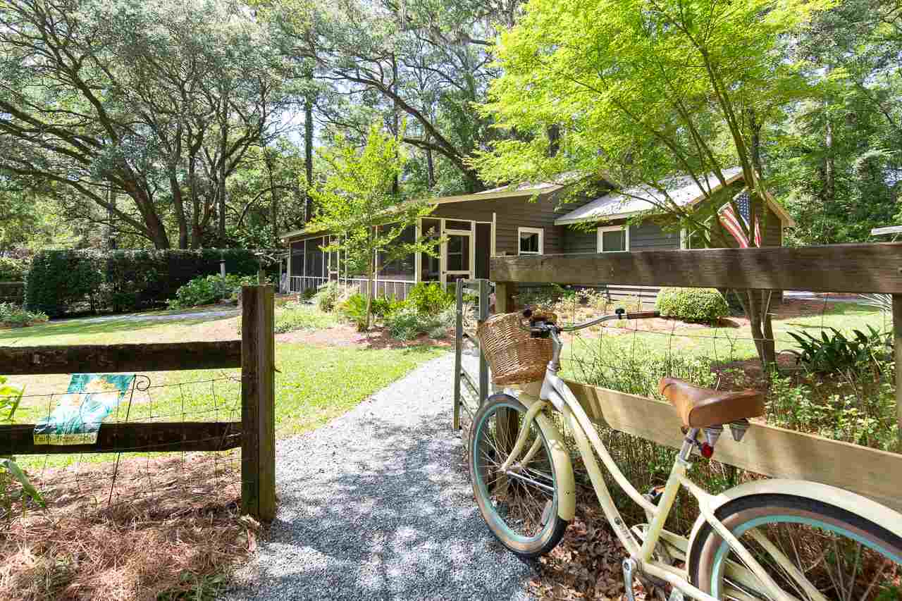 Property Photo:  226 Old Dirt Road  FL 32317-9515 