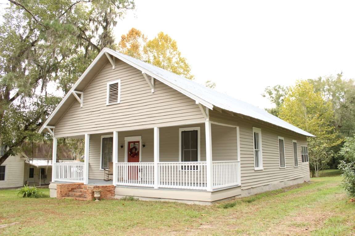 Property Photo:  180 E Anderson Street  FL 32344 