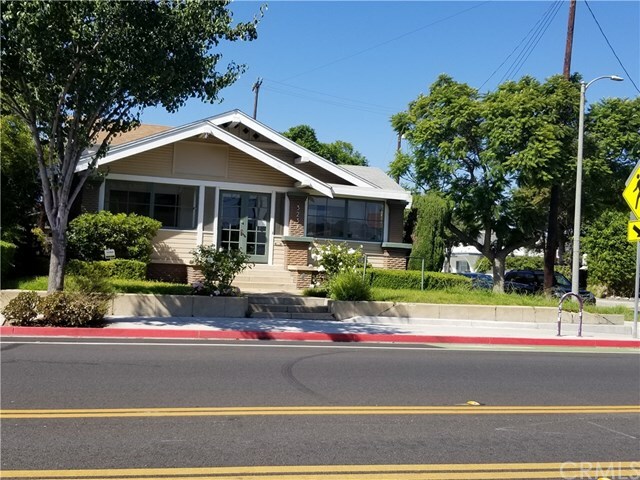 Property Photo: 3237 E Broadway CA 90803