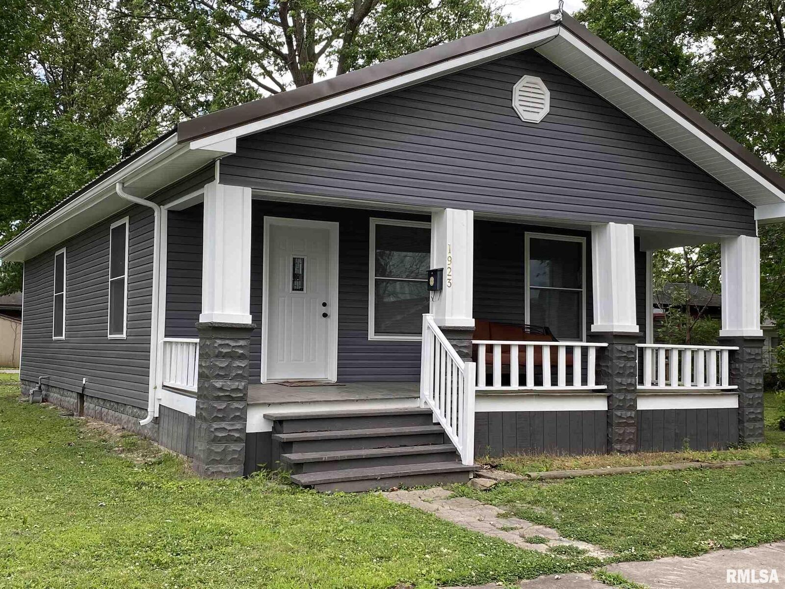 Property Photo: 1923 Herbert Street IL 62966