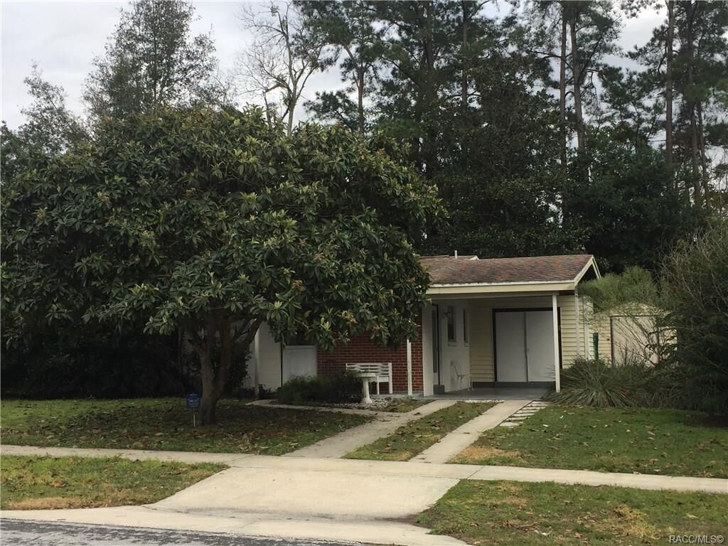 Property Photo: 9393 N Elliot Way FL 34434