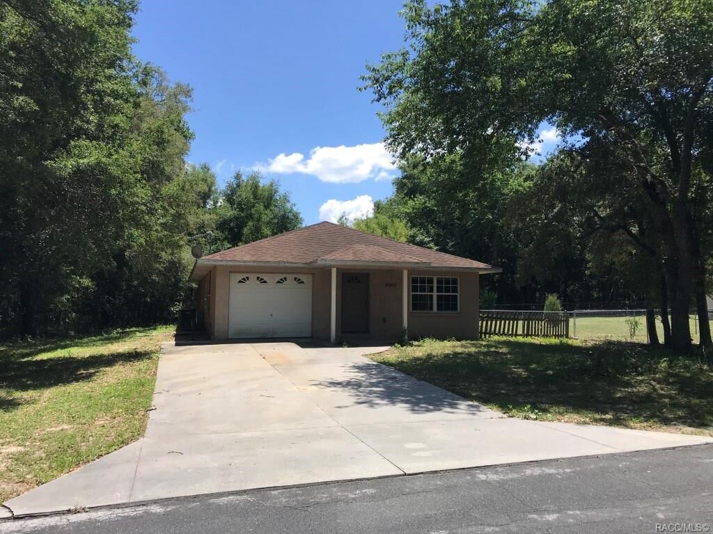 Property Photo: 4002 E Sanders Street FL 34453