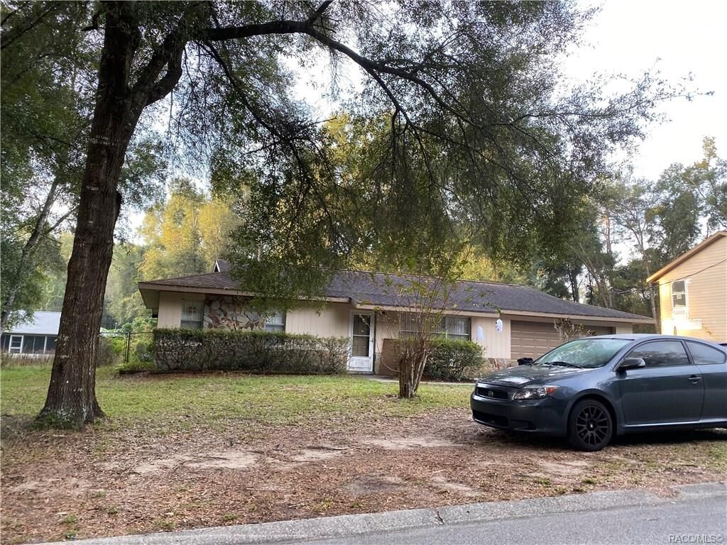 Property Photo: 6460 E Glencoe Street FL 34452