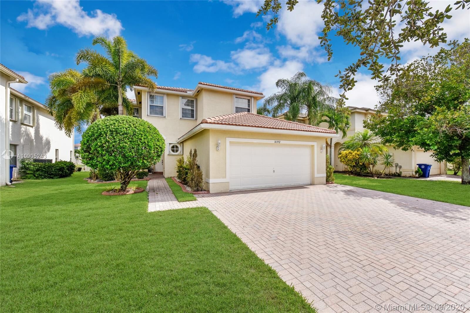 Property Photo: 16392 SW 29th St FL 33027