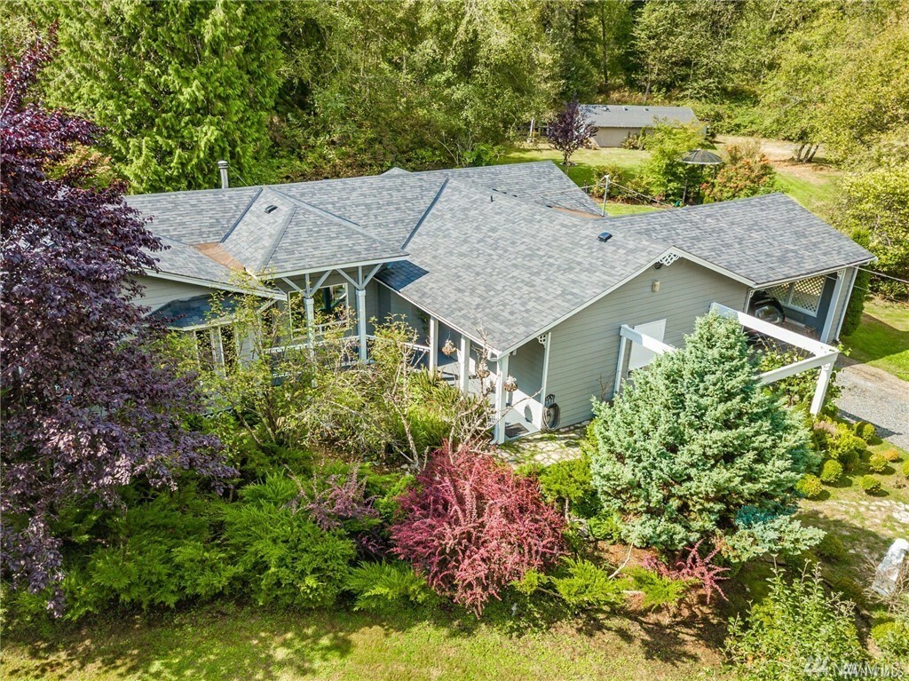 Property Photo:  6620 117th Ave NE  WA 98258 