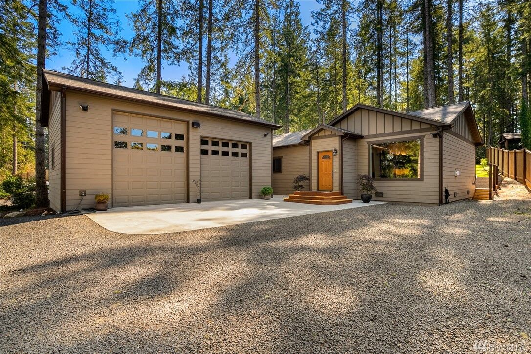 Property Photo: 820 E Ballantrae Drive WA 98584