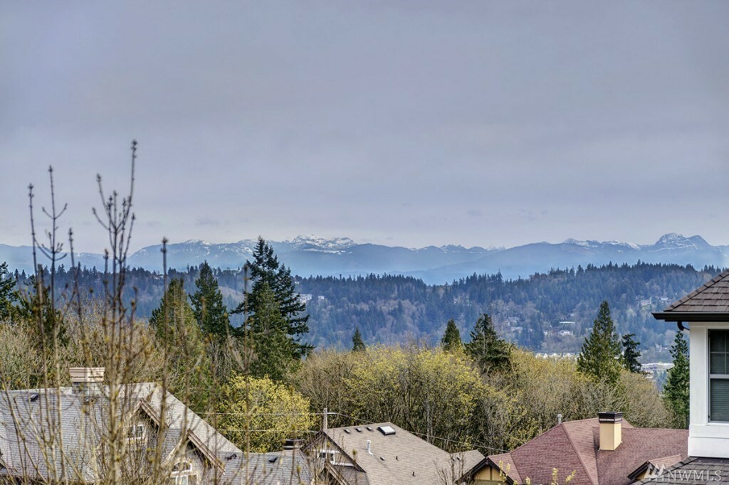 Property Photo:  843 Summerhill Ridge Dr NW  WA 98027 