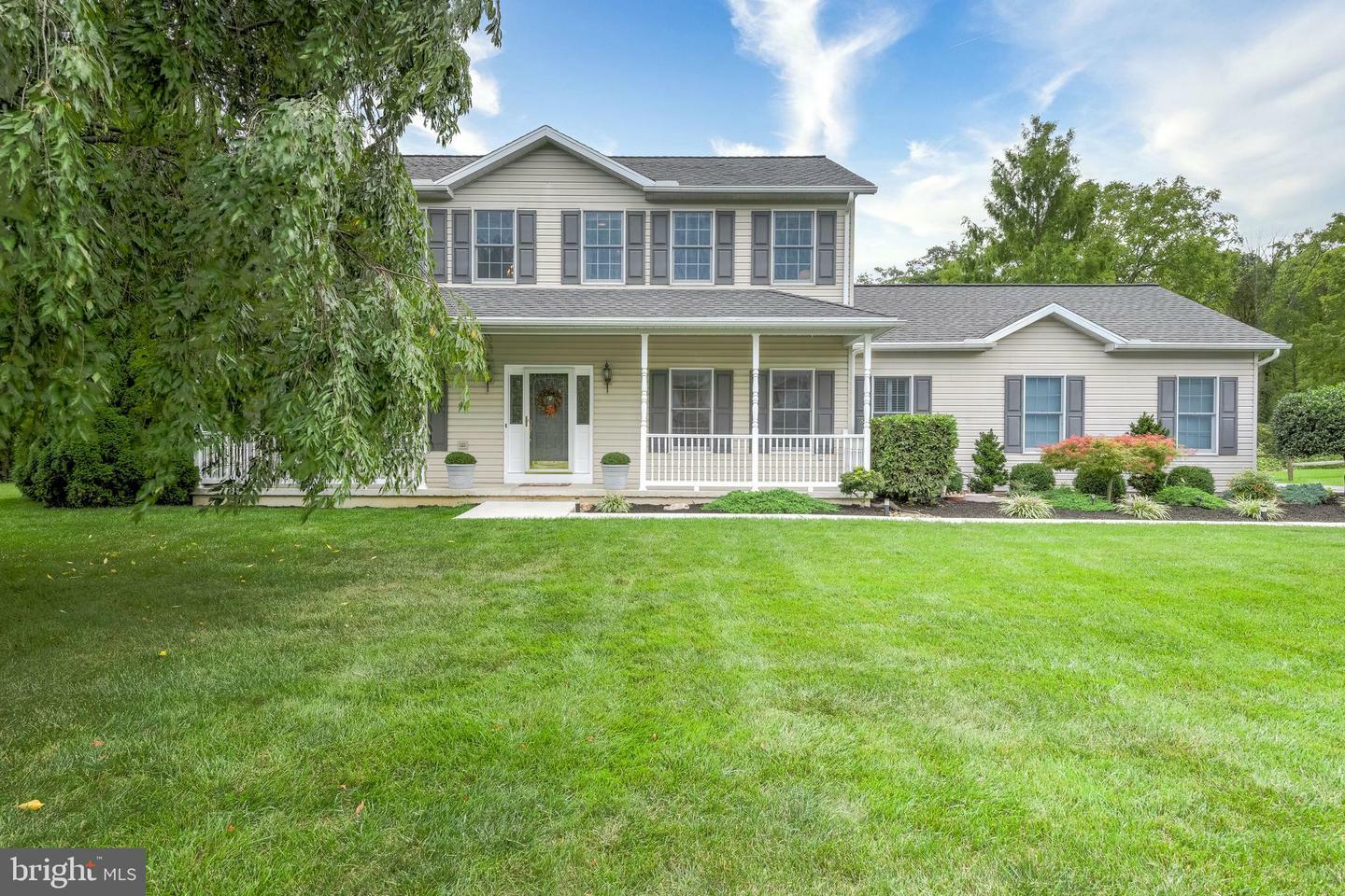 Property Photo:  209 Putters Circle  PA 17019 