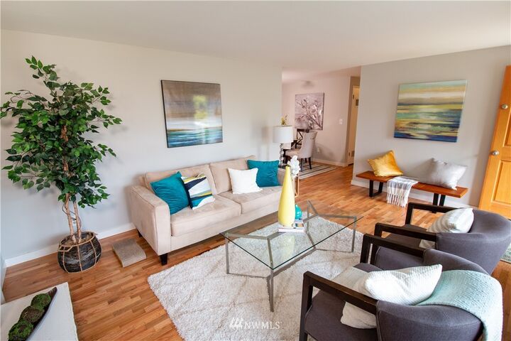 Property Photo:  8127  215th Place  SW  WA 98026 