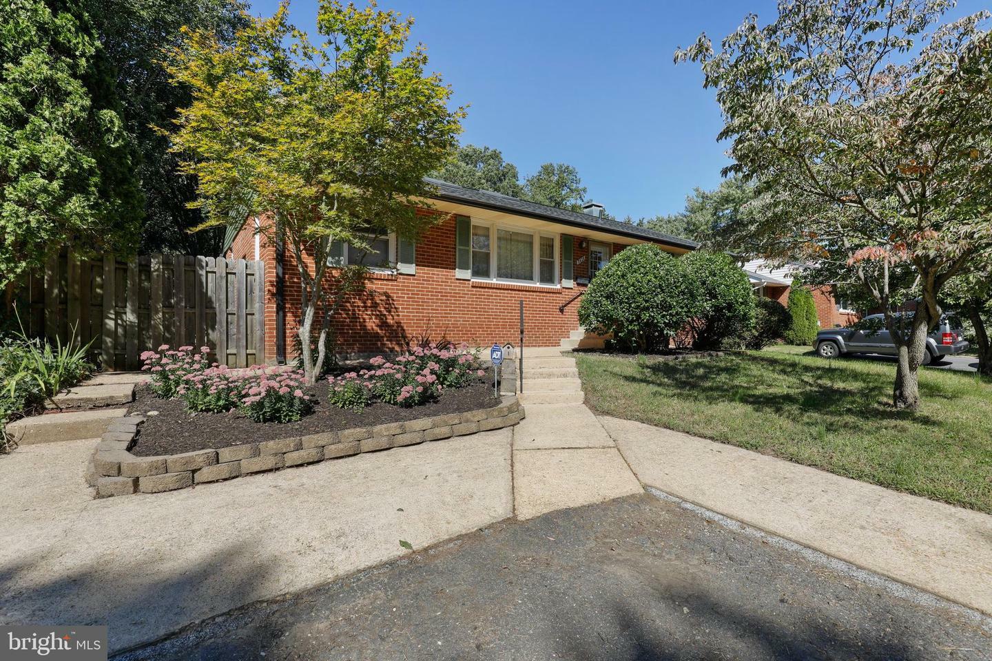 Property Photo: 7428 Convair Drive VA 22306