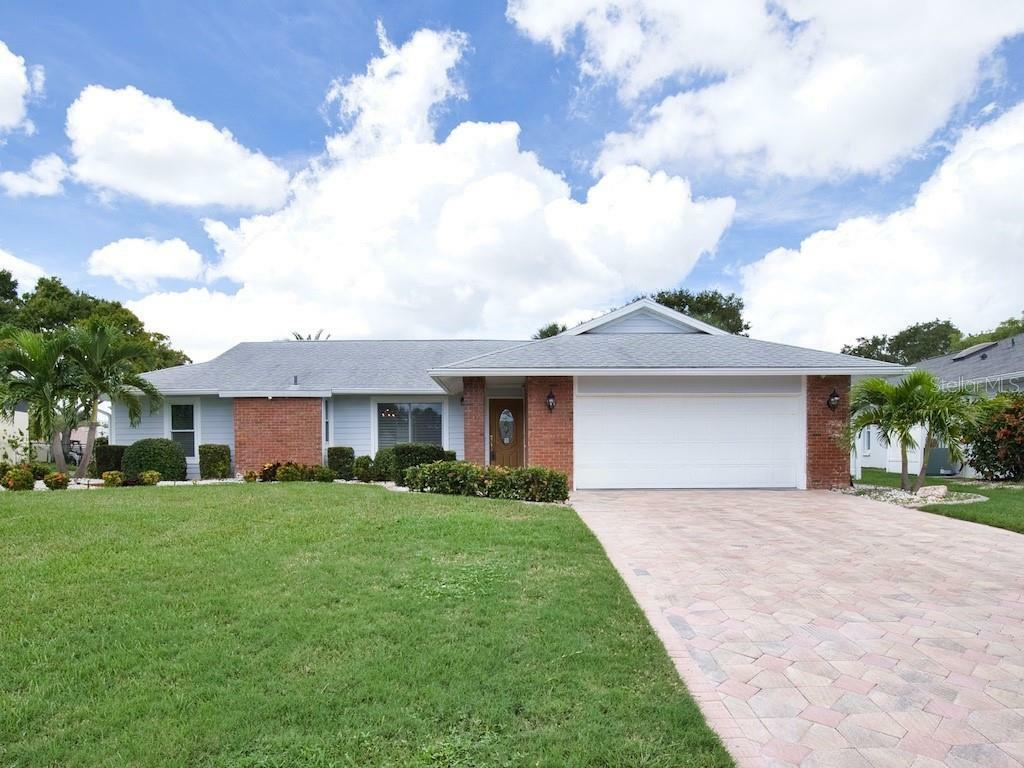 Property Photo:  1807 Plum Lane  FL 34293 