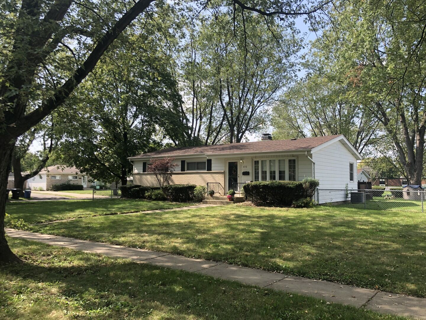 Property Photo:  430 North Lincoln Avenue  IL 60181 
