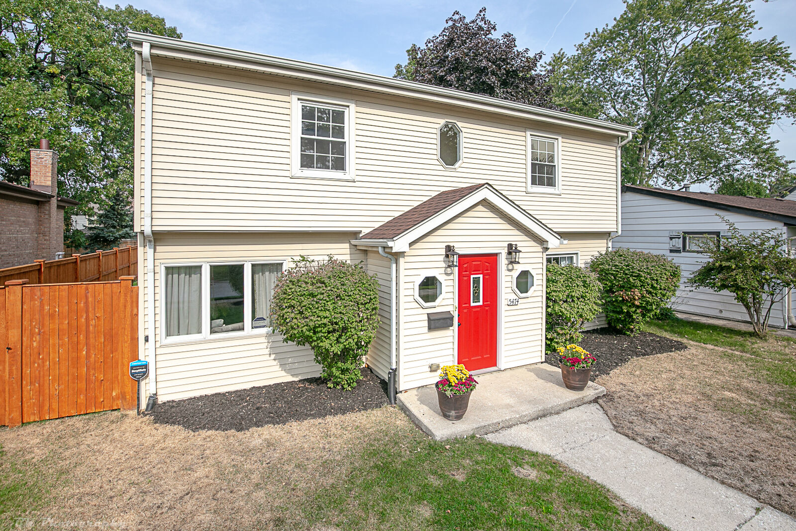 Property Photo:  5474 Edison Avenue  IL 60453 