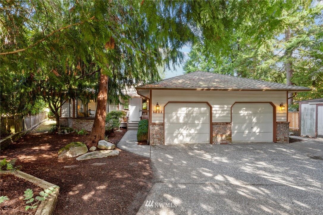 Property Photo:  5621  105th Place SW  WA 98275 