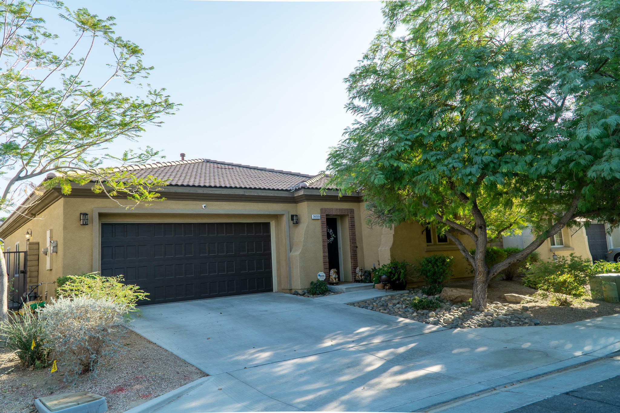Property Photo: 74705 King Fisher Circle CA 92260
