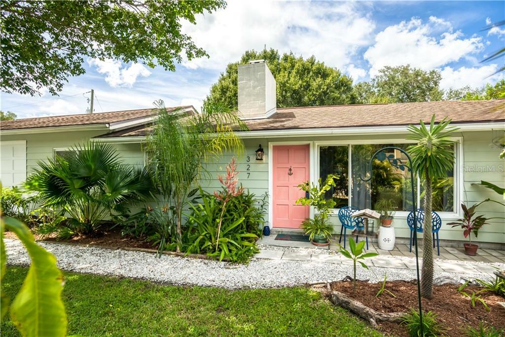 Property Photo:  327 N Briggs Avenue  FL 34237 