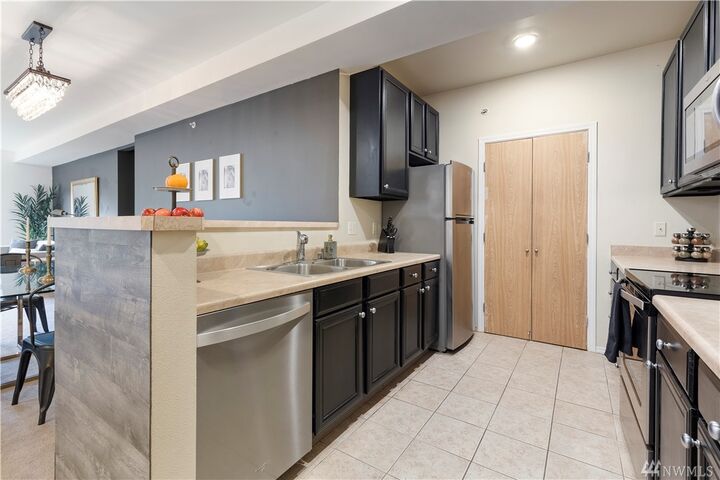 Property Photo:  504  Darby Drive 203  WA 98226 