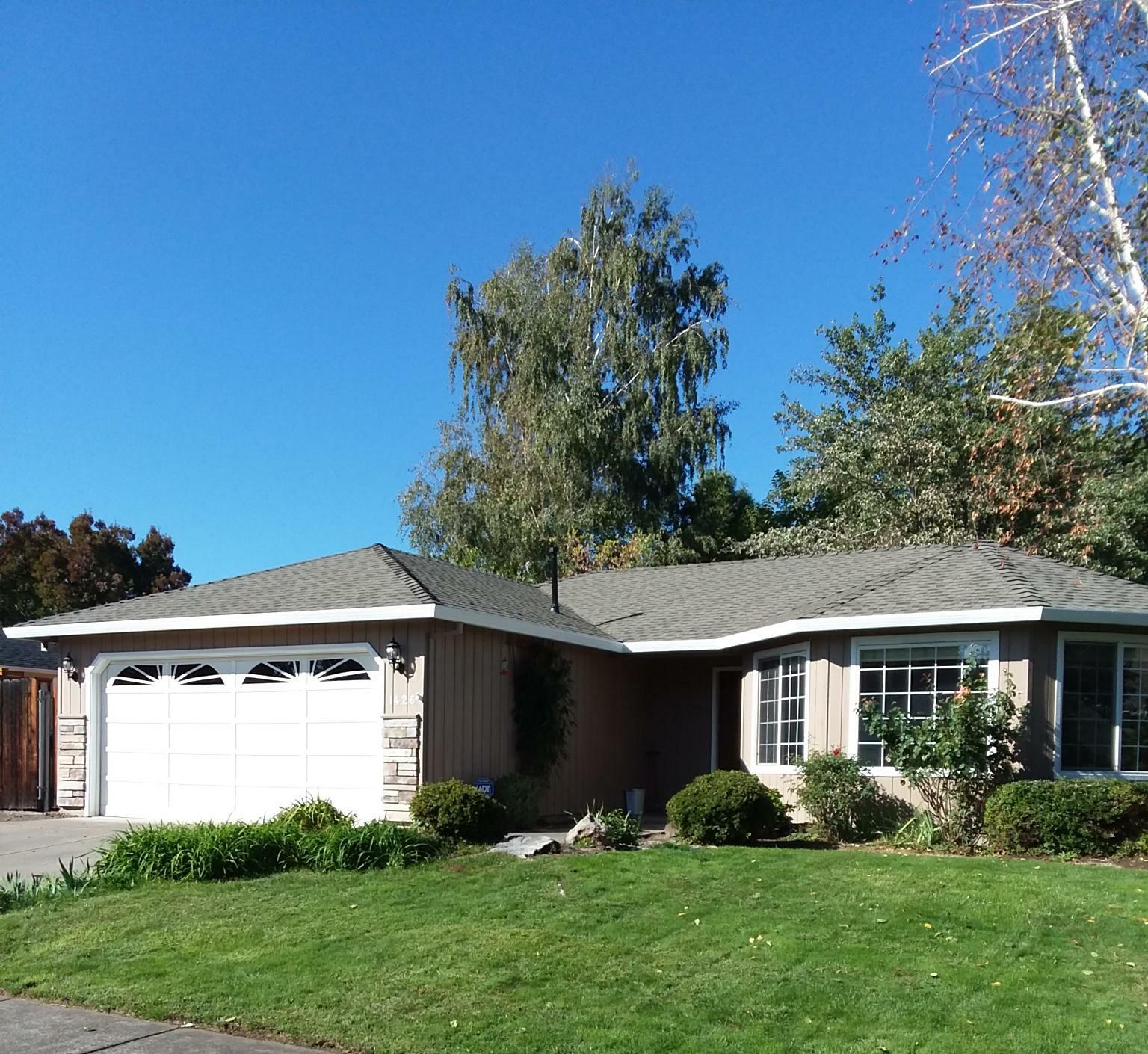 Property Photo: 1426 Greenwich Drive OR 97501