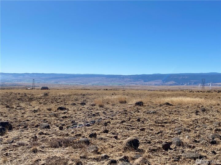 Property Photo:  1 A Upper Green Canyon Rd  WA 98926 