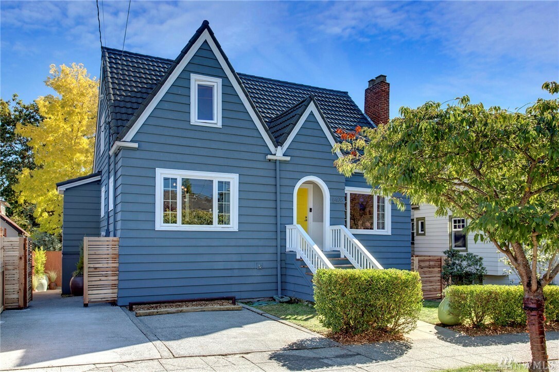 Property Photo:  8406 Linden Ave N  WA 98103 