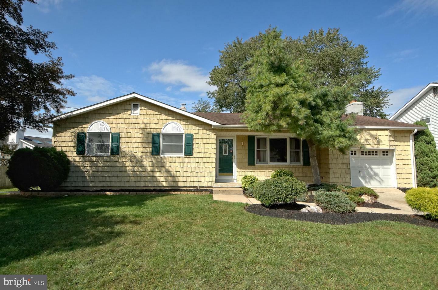 Property Photo: 7 Edgemont Road NJ 08620