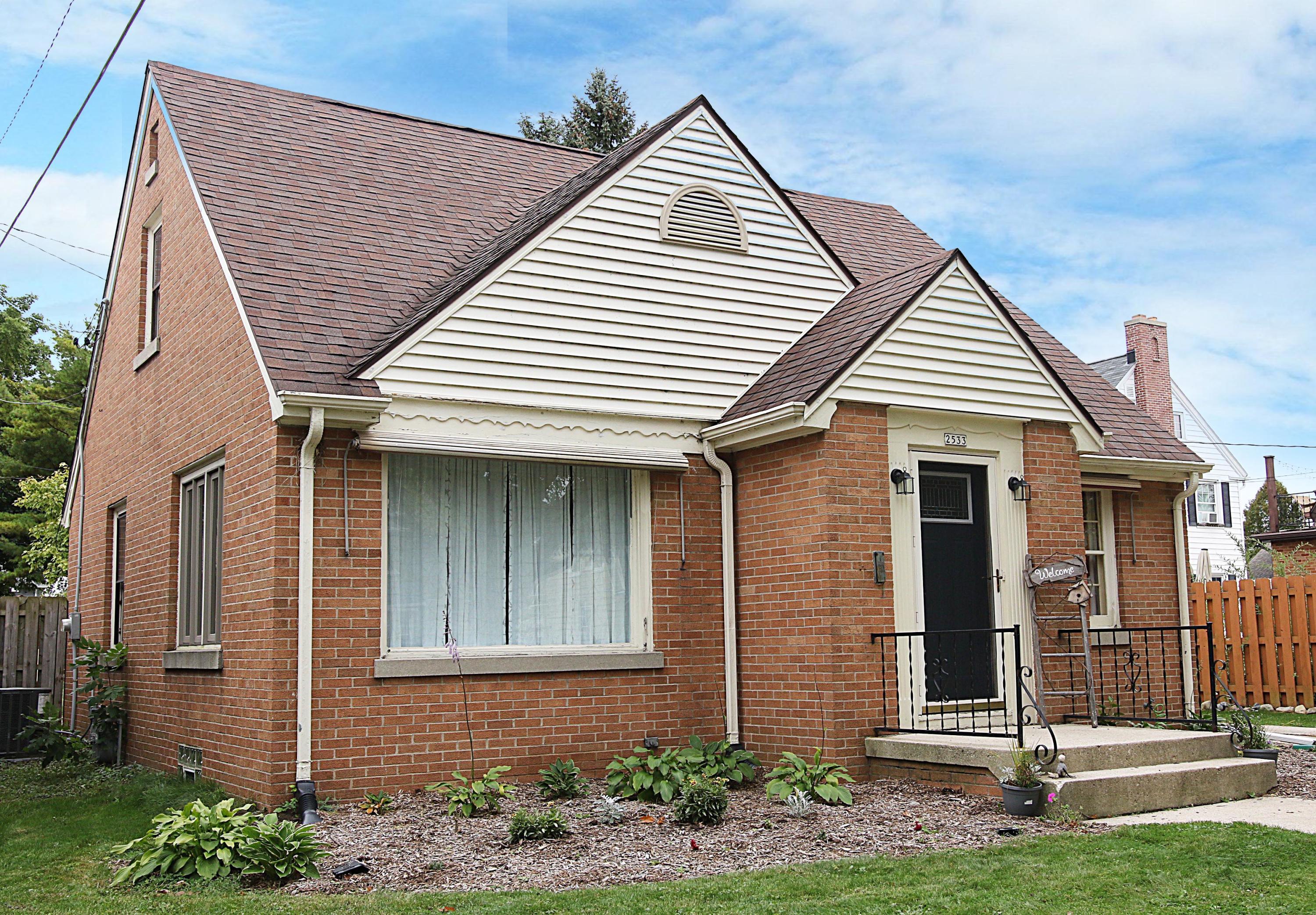 Property Photo: 2533 N 9th St WI 53083